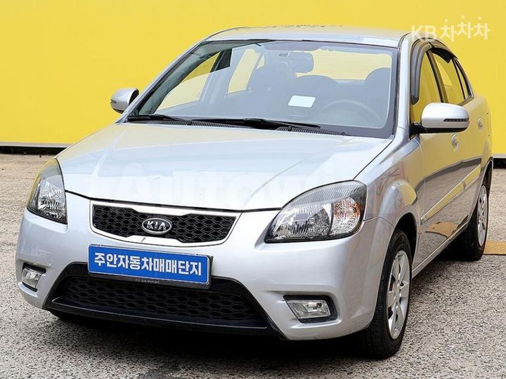 Kia Pride 2011 — 2