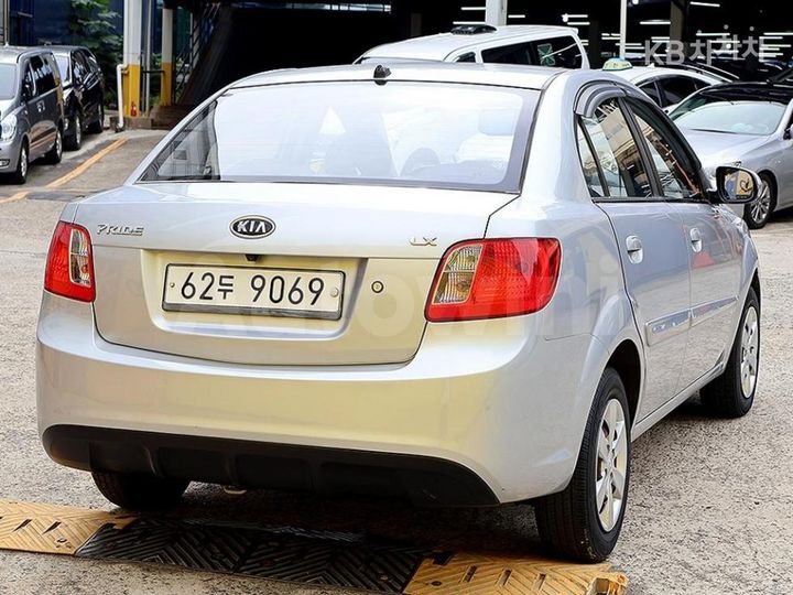 Kia Pride 2011 — 4