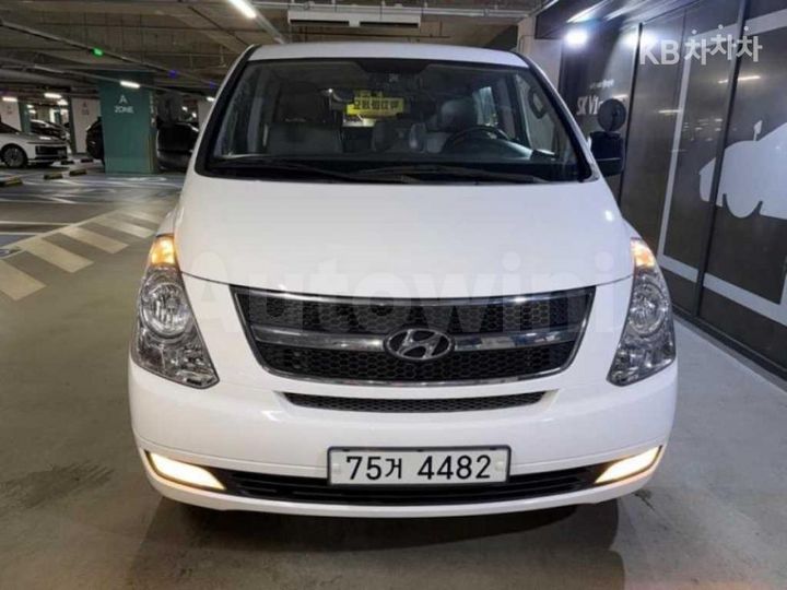 Hyundai Starex 2016 — 2