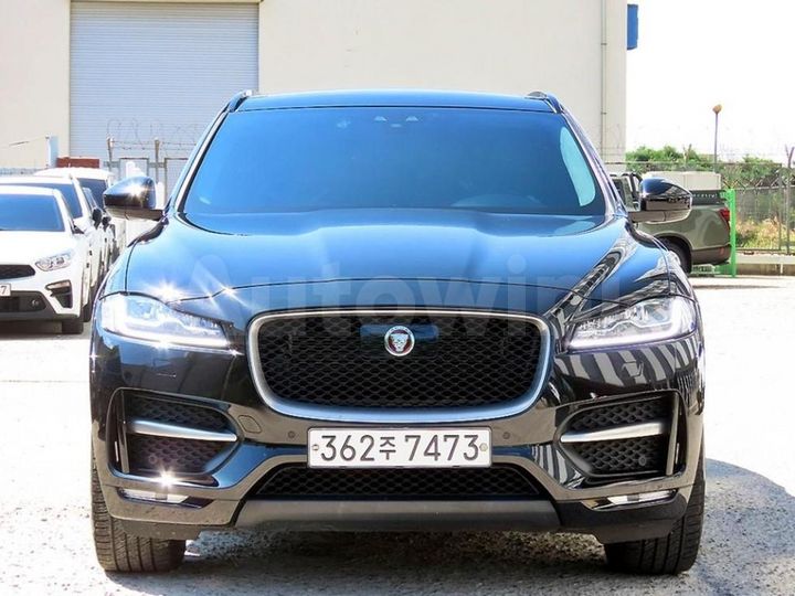 Jaguar F PACE