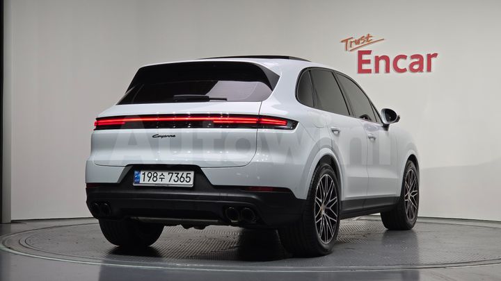 Porsche Cayenne 2024 — 2