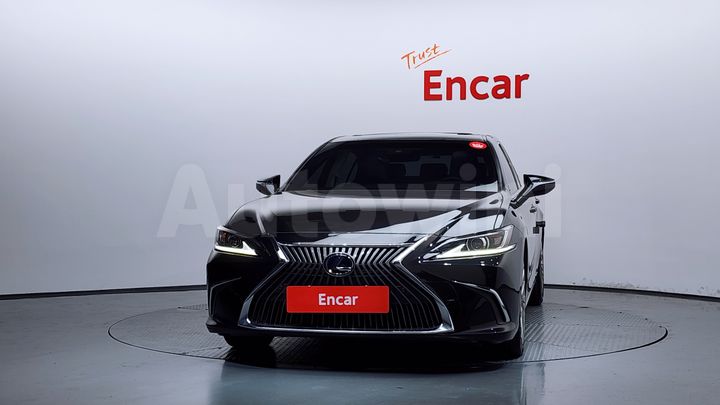 Lexus ES 2019 — 3