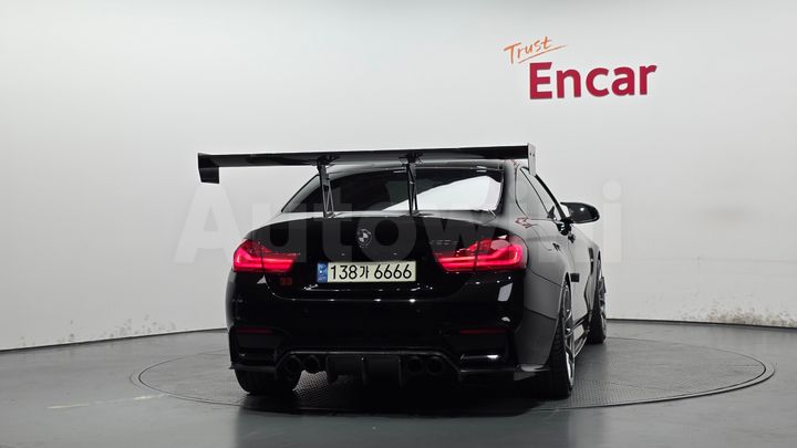 BMW M4 2018 — 4