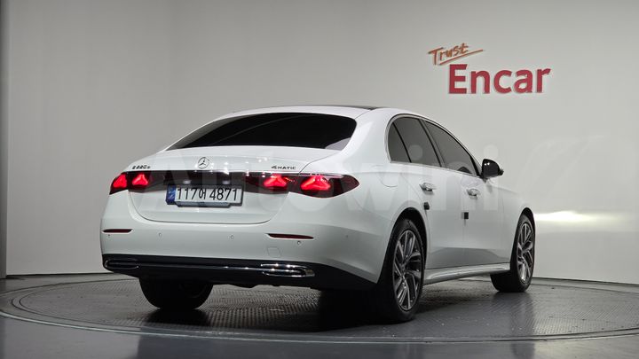Mercedes-Benz E Class 2024 — 2