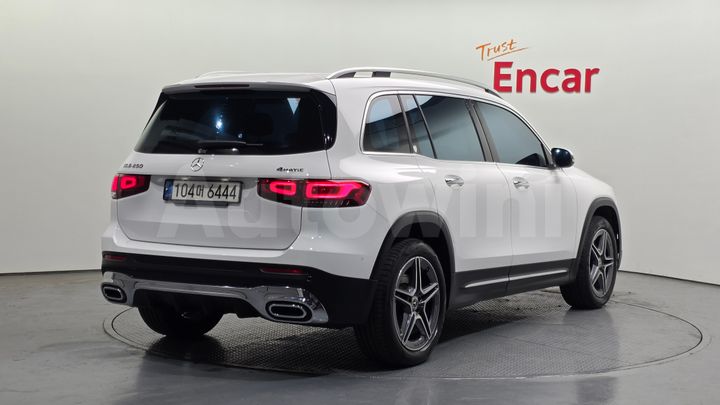 Mercedes-Benz GLB Class 2021 — 2