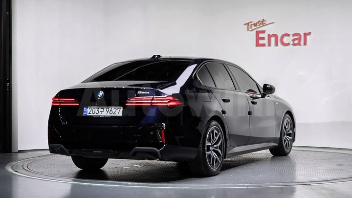 BMW 5 Series 2024 — 2