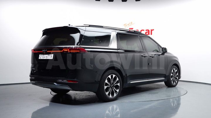 Kia Carnival 2023 — 2