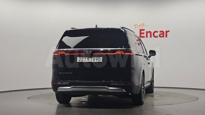 Kia Carnival 2021 — 3