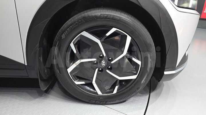 Hyundai Ioniq5 2023 — 5