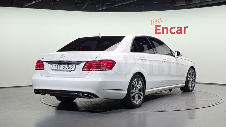 Mercedes-Benz E Class 2016 — 2