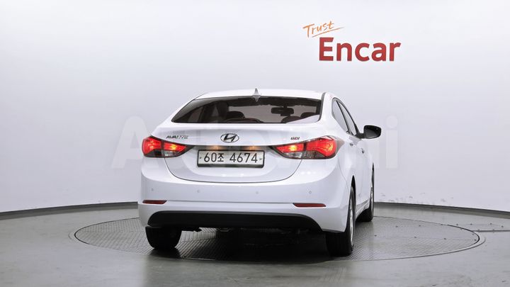 Hyundai Avante 2015 — 4