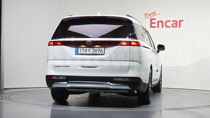 Kia Carnival 2021 — 4
