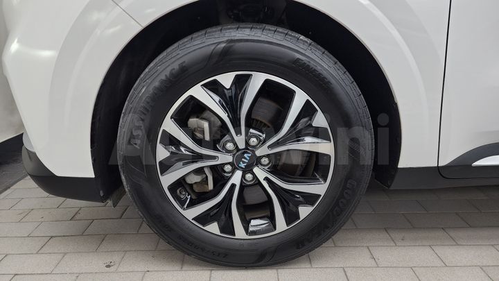 Kia Carnival 2021 — 5