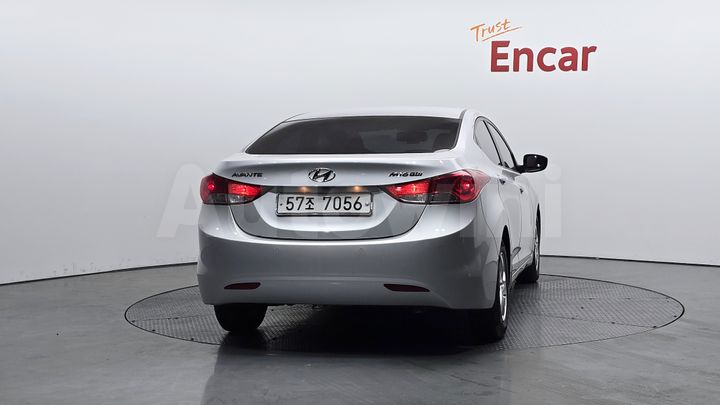 Hyundai Avante 2012 — 4