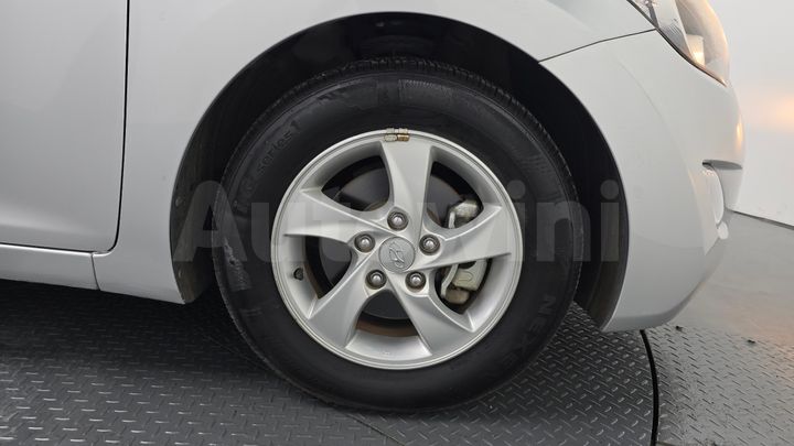 Hyundai Avante 2012 — 5