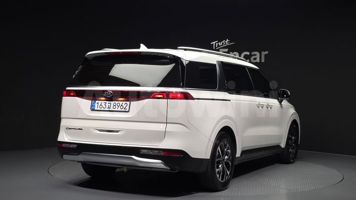 Kia Carnival 2021 — 2