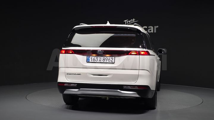 Kia Carnival 2021 — 4