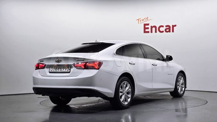 Chevrolet Malibu 2022 — 2