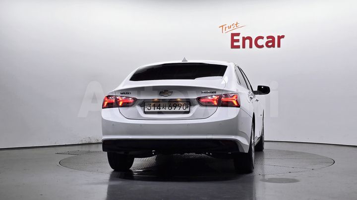 Chevrolet Malibu 2022 — 4