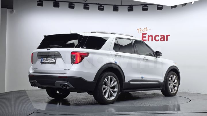 Ford Explorer 2022 — 2