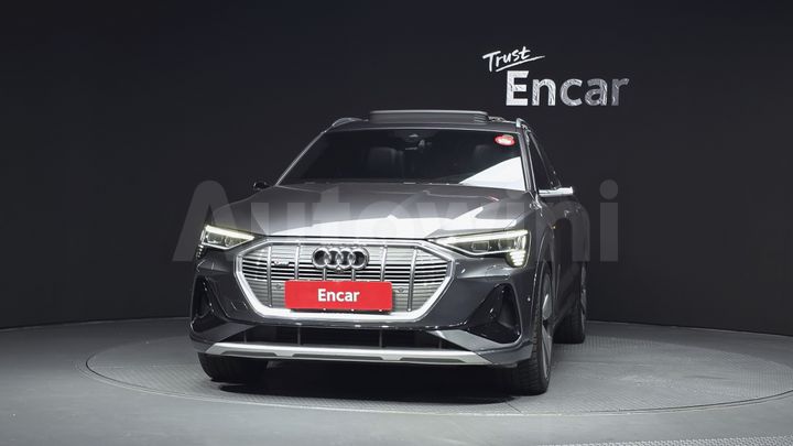 Audi e-tron 2022 — 3