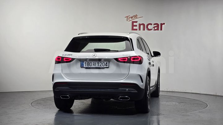 Mercedes Benz GLA Class 2020 — 3