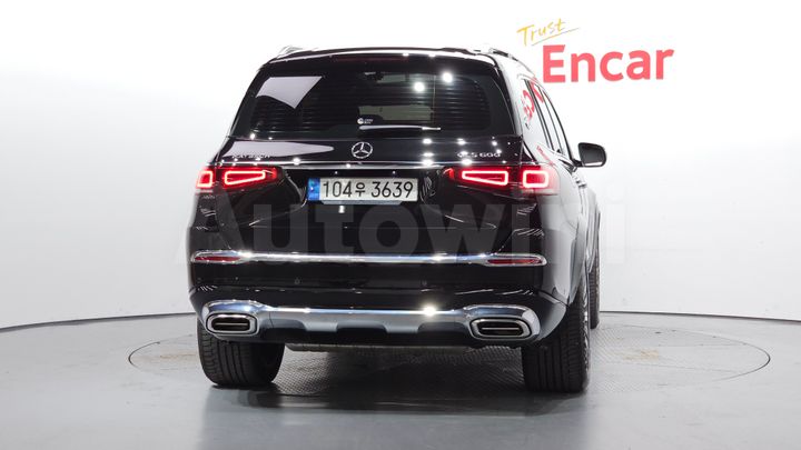 Mercedes Benz GLS Class 2023 — 4