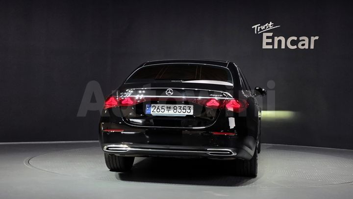 Mercedes Benz E Class 2024 — 4
