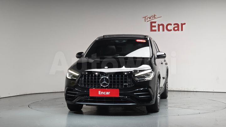 Mercedes Benz GLA Class 2021 — 3