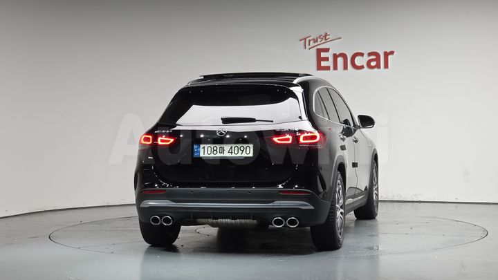 Mercedes Benz GLA Class 2021 — 4