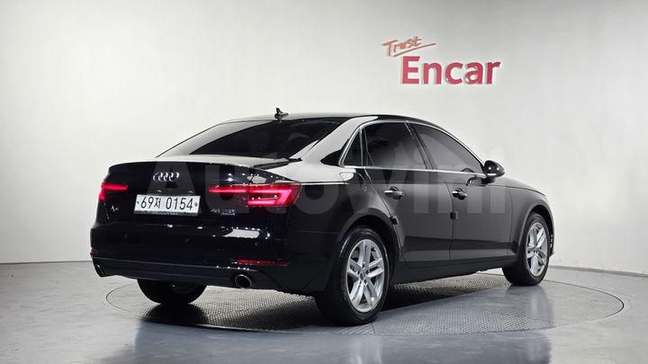 Audi A4 2016 — 2