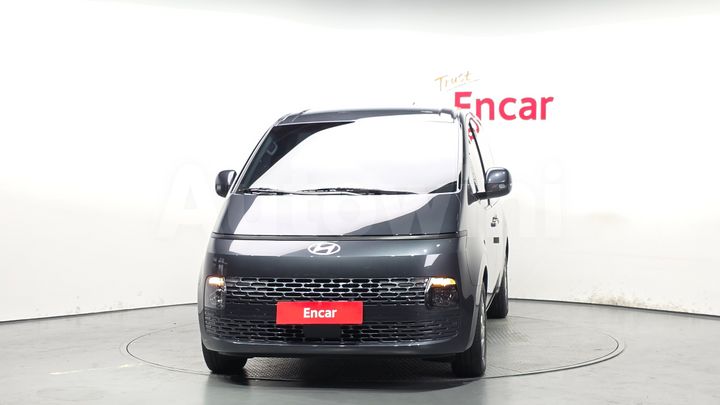 Hyundai Staria 2025 — 3