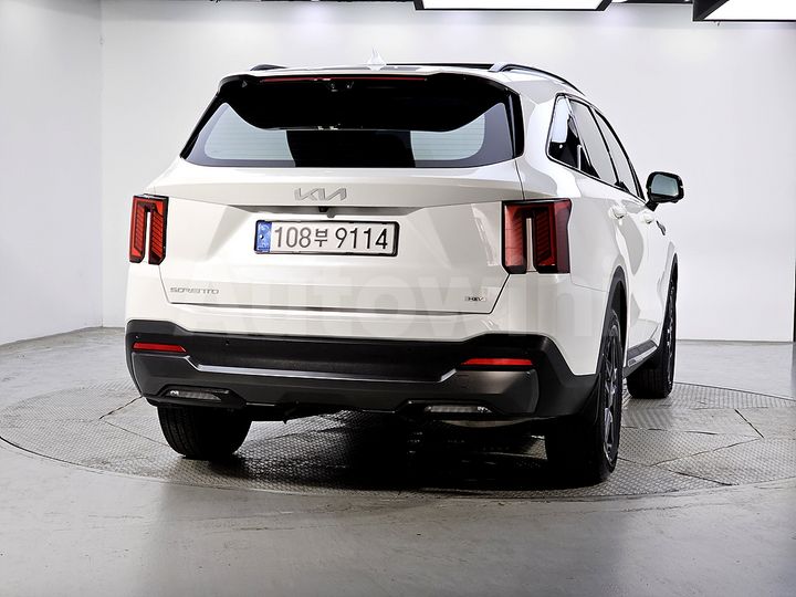 Kia Sorento 2024 KNARH81GDRA310009 — 3