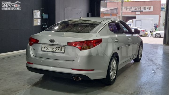Kia K5 2011 — 2