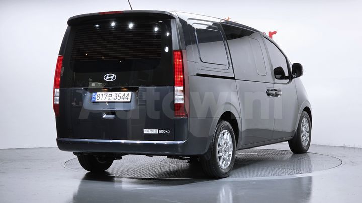 Hyundai Staria 2025 — 2