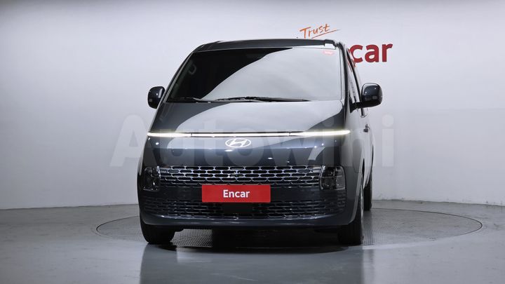 Hyundai Staria 2025 — 3