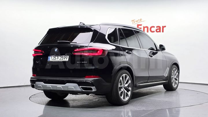 BMW X5 2021 — 2