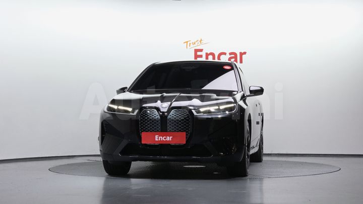 BMW iX 2023 — 3