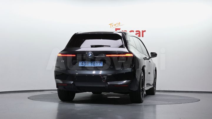BMW iX 2023 — 4