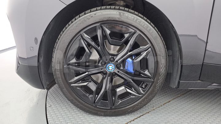 BMW iX 2023 — 5