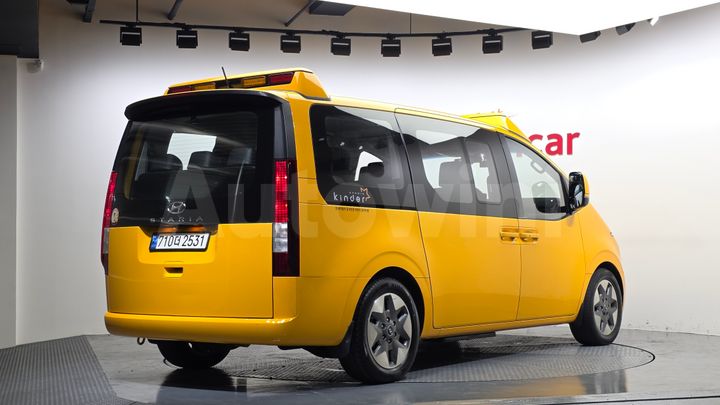 Hyundai Staria 2022 — 2