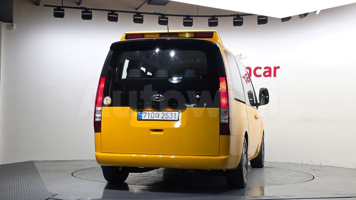 Hyundai Staria 2022 — 4