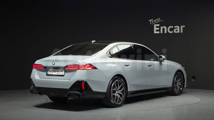BMW 5 Series 2024 — 2