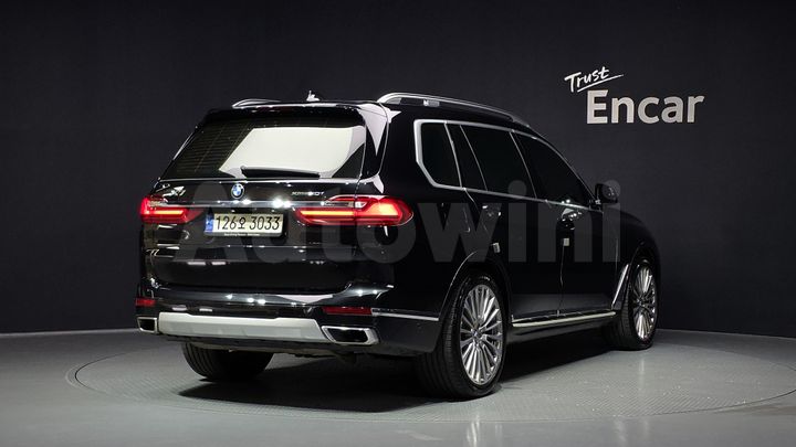 BMW X7 2021 — 3