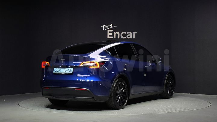 Tesla Model Y 2021 — 2