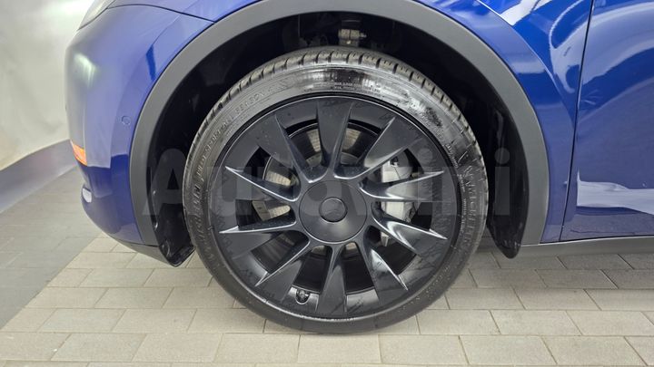 Tesla Model Y 2021 — 5