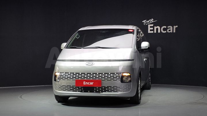 Hyundai Staria 2023 — 3