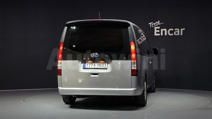 Hyundai Staria 2023 — 4