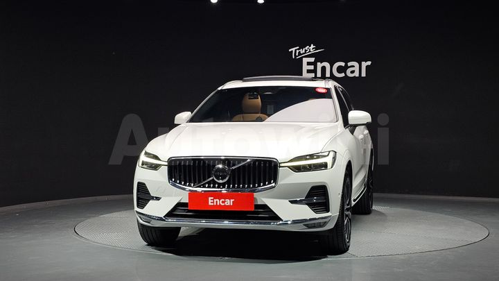 Volvo XC60 2023 — 3
