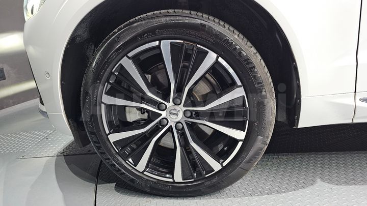 Volvo XC60 2023 — 5